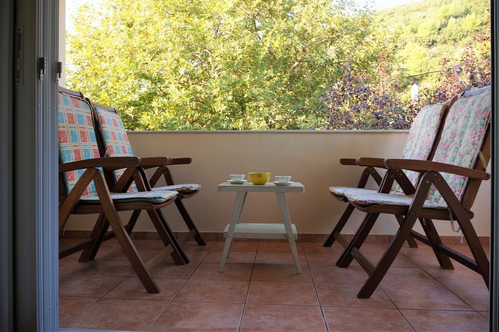 Villa The Platanus Tree Kato Vasiliki Bagian luar foto