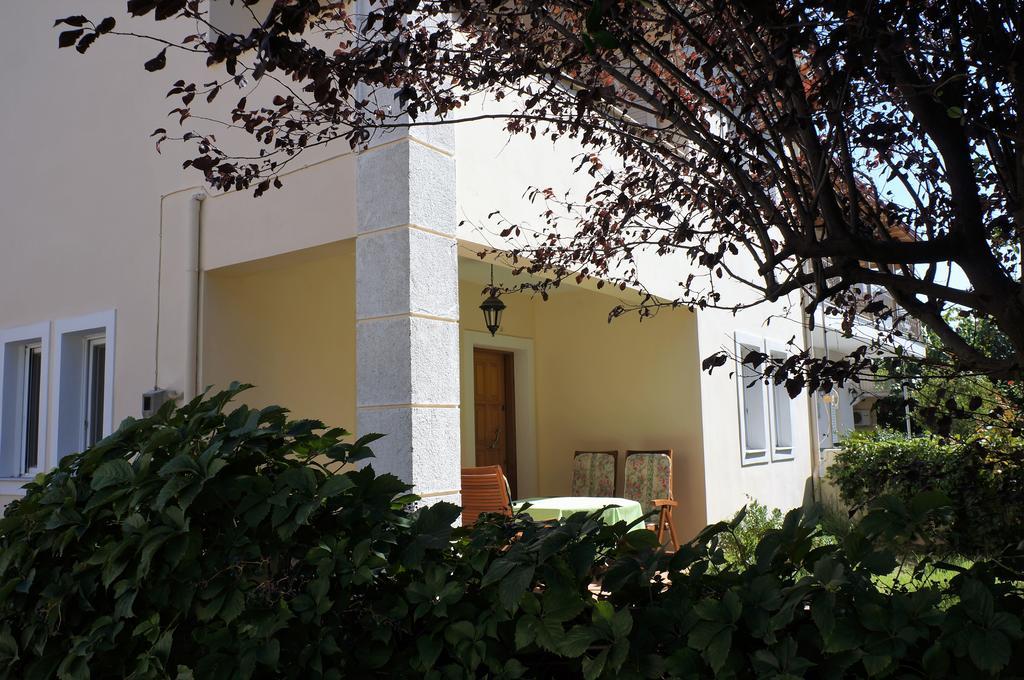 Villa The Platanus Tree Kato Vasiliki Bagian luar foto